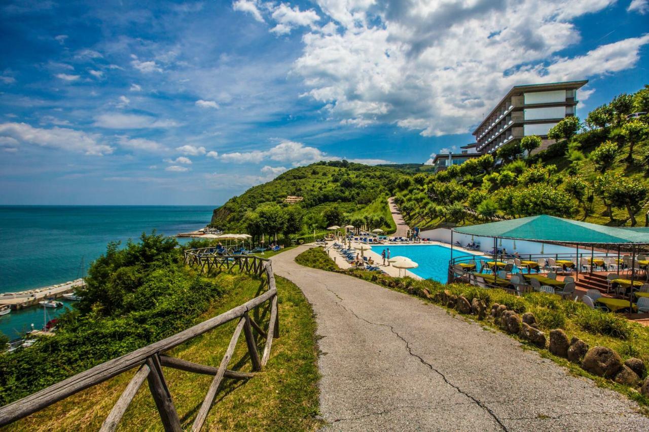 Albergo Capo Est Gabicce Mare Kültér fotó
