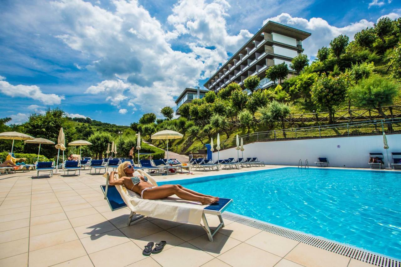 Albergo Capo Est Gabicce Mare Kültér fotó